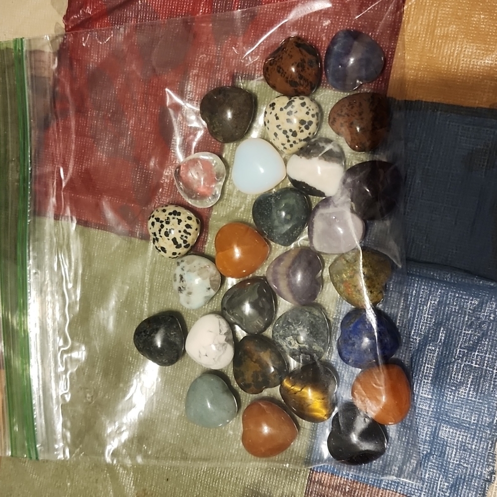 25 Crystal Hearts